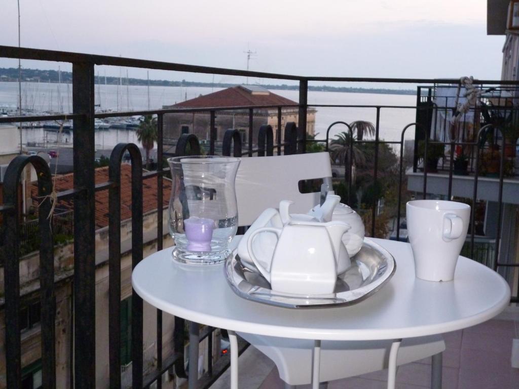 B&B Le Grand Bleu Siracusa - One Hundred Steps From Ortigia -Sea View - Syracuse Eksteriør bilde